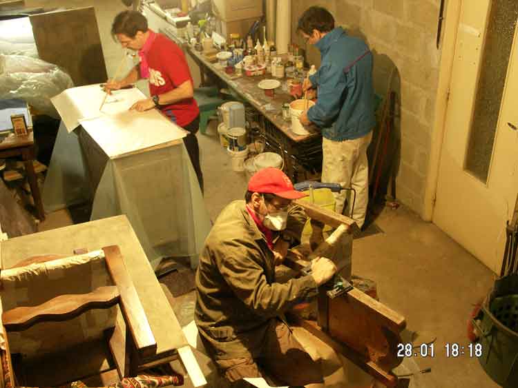 peinture sur chaise